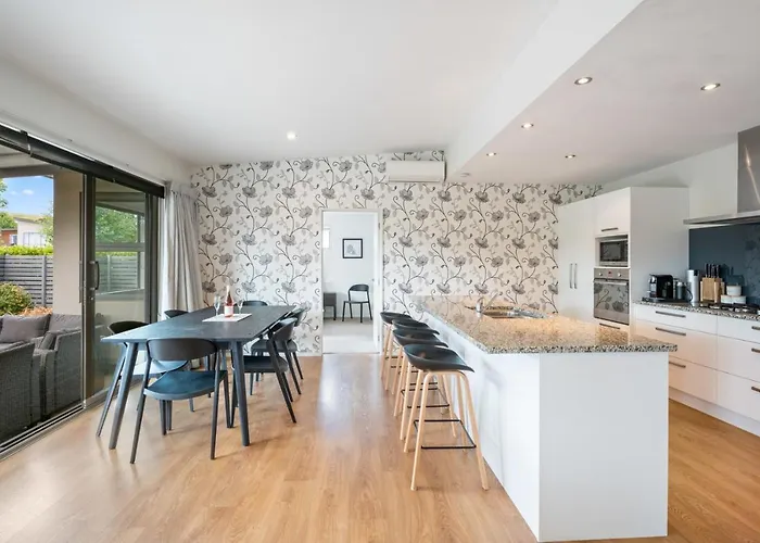 Urban Oasis - Ferienhaus Wanaka