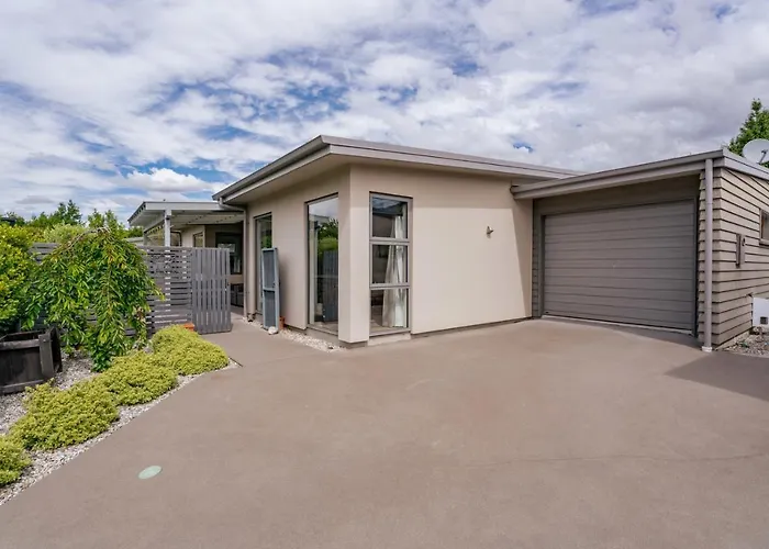 Urban Oasis - Wanaka
